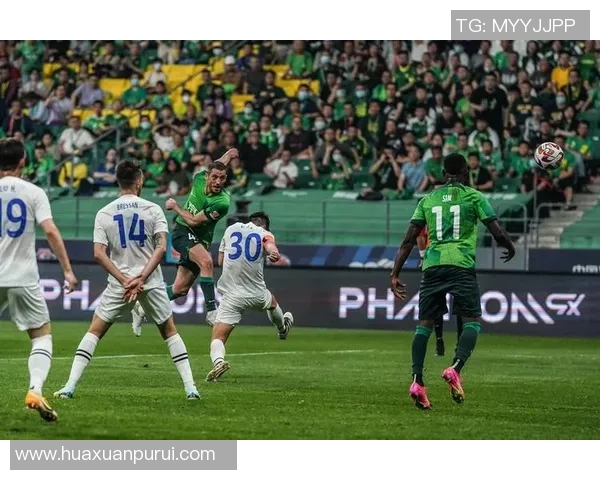 国安迎战萨尔茨堡全力争胜力图在主场取得关键三分